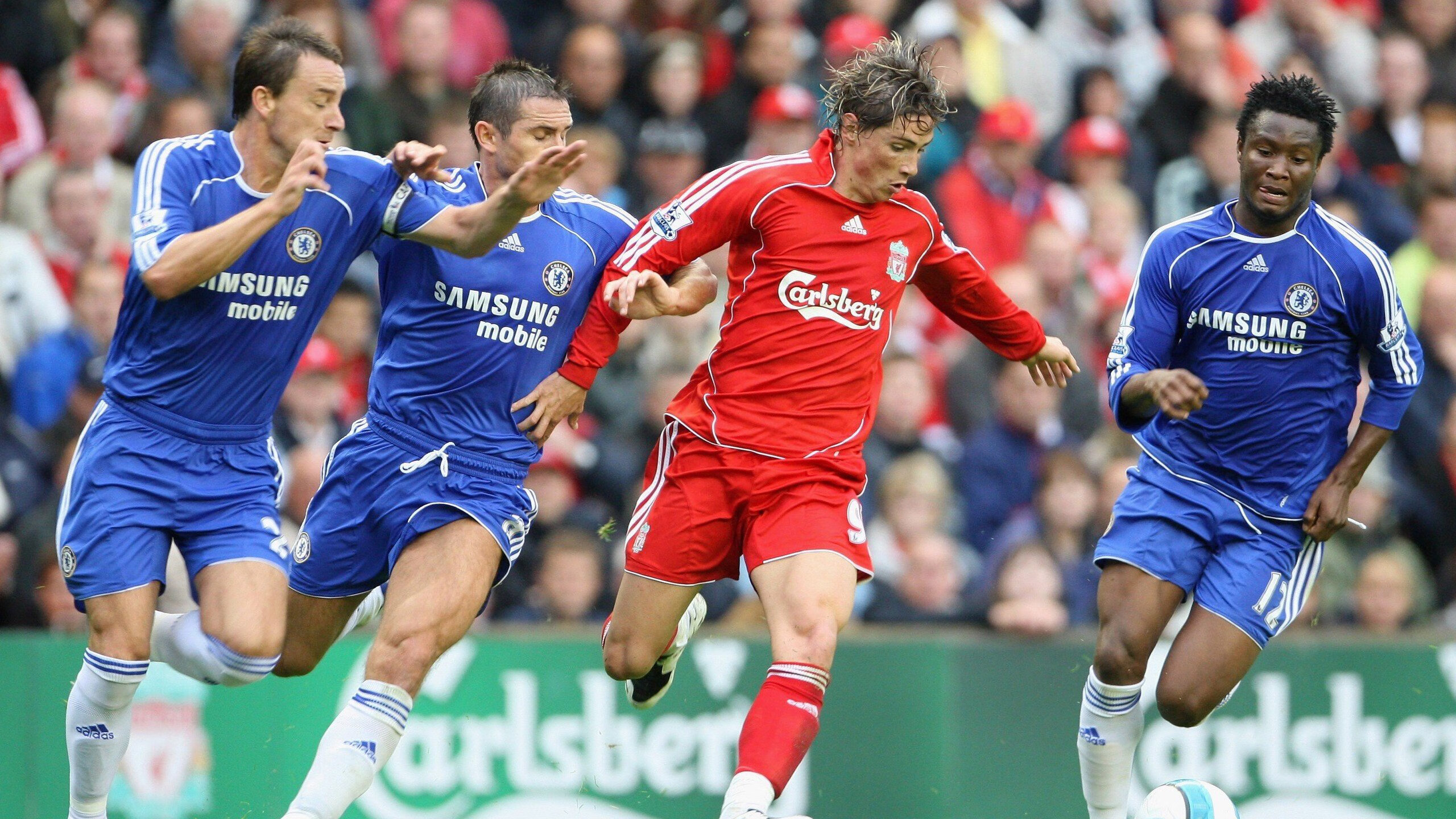 九游游戏中心下载-英超联赛积分榜变化频繁，冠军悬念再升，英超积分榜排名变化